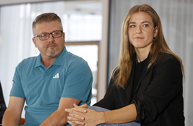 Už jsme měli ponorku. Kouč Miške o konci u Muchové, jejích zraněních i nové výzvě