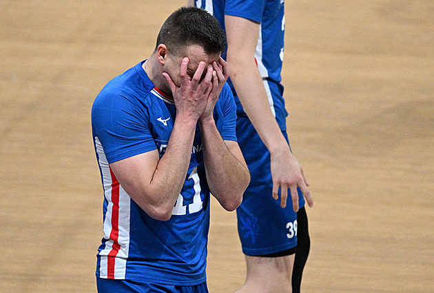 A pomohl i velký blázen. Smečař Vašina jede na mistrovství světa přes bolest