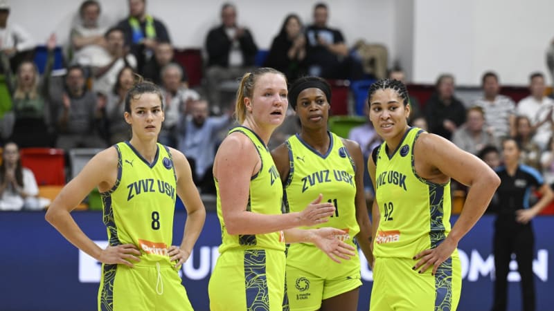 Basketbalistky USK Praha vykročily za 20. titulem výhrou v Hradci Králové. Trenér měl výhrady
