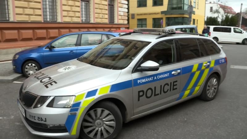 Poplach v Praze: Hrozba uložené miny uzavřela Vysočanskou, na místo míří pyrotechnik