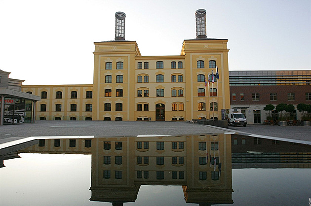 Dva ze tří poslanců ANO v čele Hradeckého kraje by si nechali obě funkce