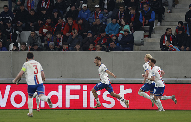 Historický moment proti bezzubému soupeři. Jak Faery oslavují výhru nad Čechy