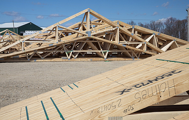 Začala platit americká cla na dřevo. Zlikvidovat mohou hlavně kanadské pily