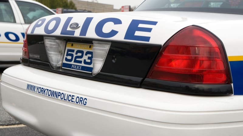 Řidič v USA vjel do hloučku lidí na dětské oslavě, zabil ženu a zranil několik dětí