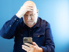 Vishing v roce 2025: Nahrávky jsou minulost, dnes letí klonování reálných hlasů