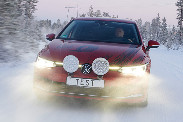 Velký test zimních pneu ADACu pro octavii a superb. 11 z 31 jich selhalo