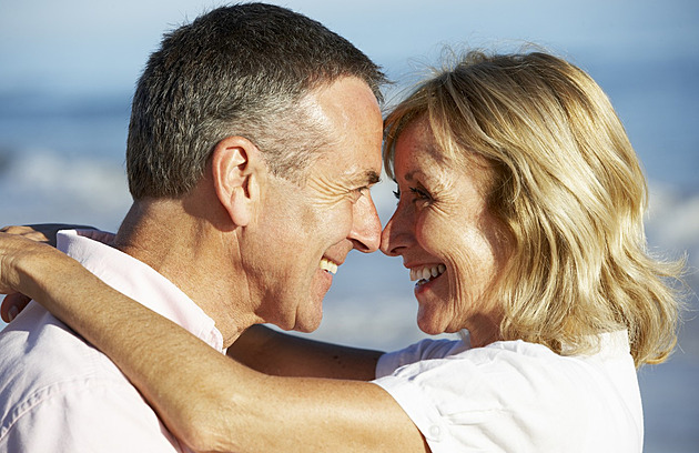 Není důvod zůstat sám. Seznámit se zvládnete i v pozdějším věku