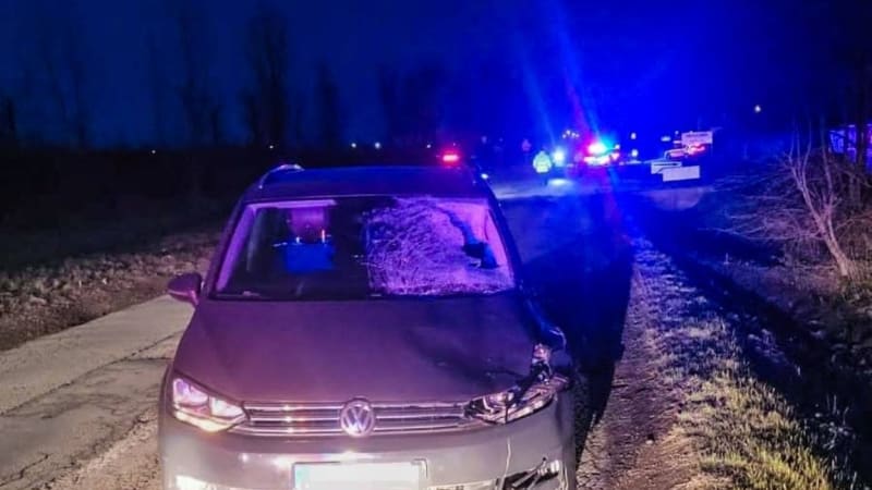 Tragická nehoda u Košic: Auto najelo do skupiny s dětmi, dva lidé zemřeli