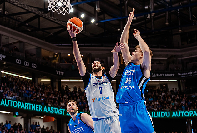 Nenechali mě skončit. Hruban pokračuje i díky manželce a říká: Opět máme naši tvář