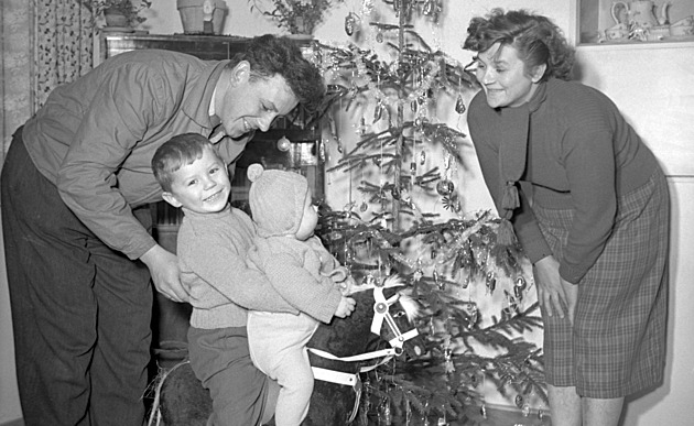 Začalo to chvojkou, pak do Čech doputoval vánoční stromeček. Z Německa