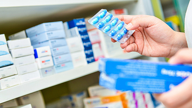 Zásilkové doručení léků by využilo 70 procent Čechů. Ministr ho chce prosadit