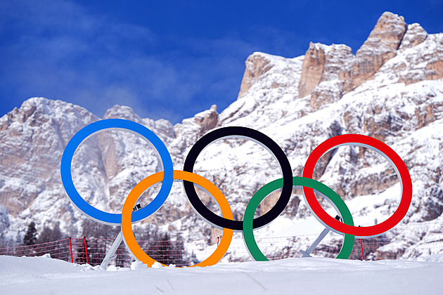 I to byla olympiáda: Nevěrný biatlonista, chybějící kondomy i závodící pes