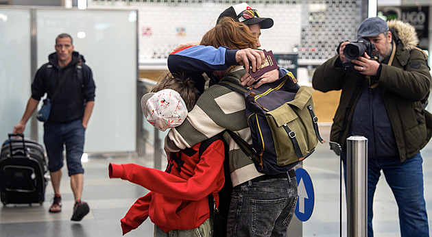 V Praze přistálo druhé letadlo s turisty z Blízkého východu. Čeká se i přílet dalších