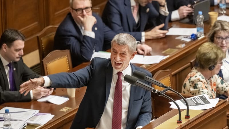 ON-LINE: Babiš ve Sněmovně cupuje opozici. V Česku si lze objednat trestní stíhání, tvrdí