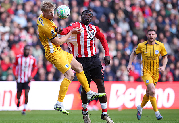 ONLINE: Brighton slaví, chystá se Arsenal nebo Chelsea. Večer City na West Hamu