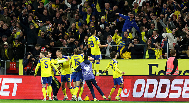 Švédsko a Turecko vybojovaly účast na MS, Itálie vypadla na penalty s Bosnou