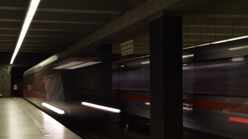 Tragédie v pražském metru: Srážka s člověkem zastavila linku C, na místě zemřel