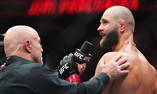 Kontroverzní Hokit se pustil do Procházky. Vytasil na něj světelný meč