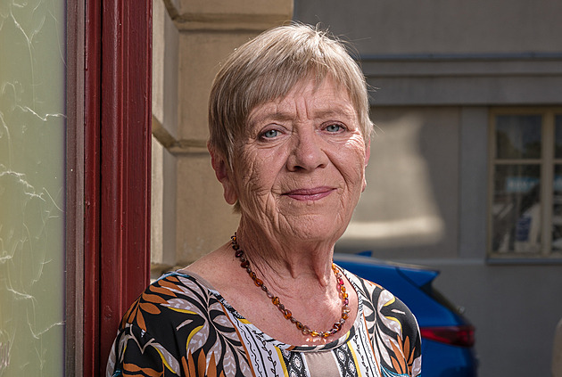 Niklová z Ulice, odvážná erotická scéna na začátek. Jaroslava Obermaierová slaví 80