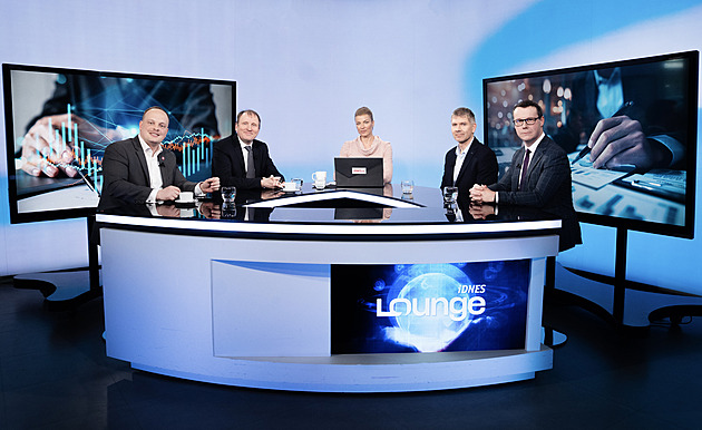 iDNES Lounge: Důchody od státu budou čím dál menší. Jak si spořit na penzi?