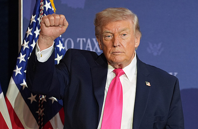 Trump hrozí Íránu zachováním blokády. Příměří možná neprodloužím, dodal