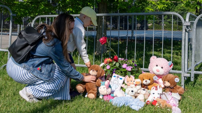 Tříletá holčička zemřela uvnitř nafukovacího hradu. Atrakci v Montréalu vymrštila vichřice
