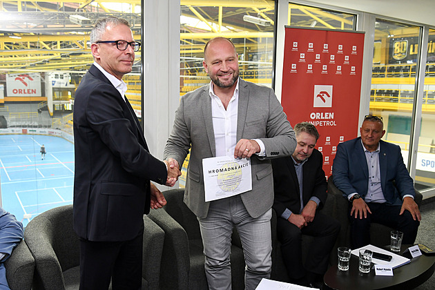 Litvínov patří legendám, Šlégr měl na krajíčku. Orlen dá 120 milionů na tři roky
