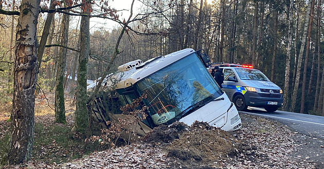 Opilý a zdrogovaný bezdomovec boural s ukradeným autobusem, dostal dva roky