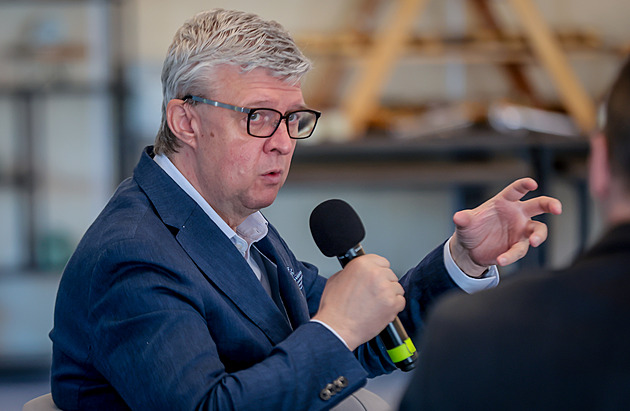 iDNES Lounge: Jádro, úložiště, Čína i Euro. Havlíček diskutoval s podnikateli