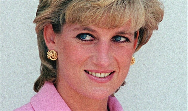 Směs Jolie a Obamové. Jak by se dnes oblékala módní ikona princezna Diana