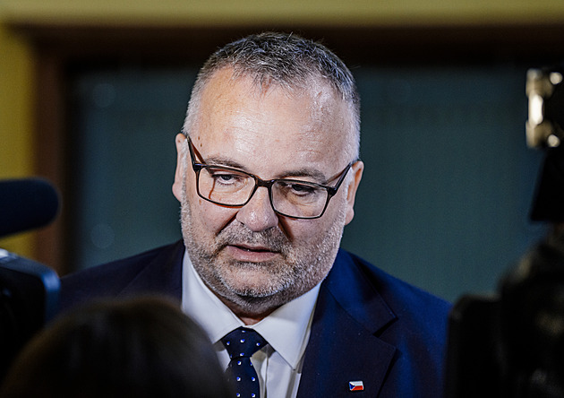 Registrace aut bude možná bez návštěvy úřadů, návrh projednává vláda