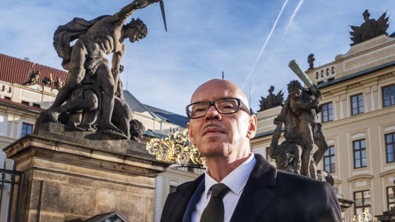 Neodborné, plýtváte penězi, píší umělci Babišovi kvůli Klempířovi. Ministr kulturní politiku hájí