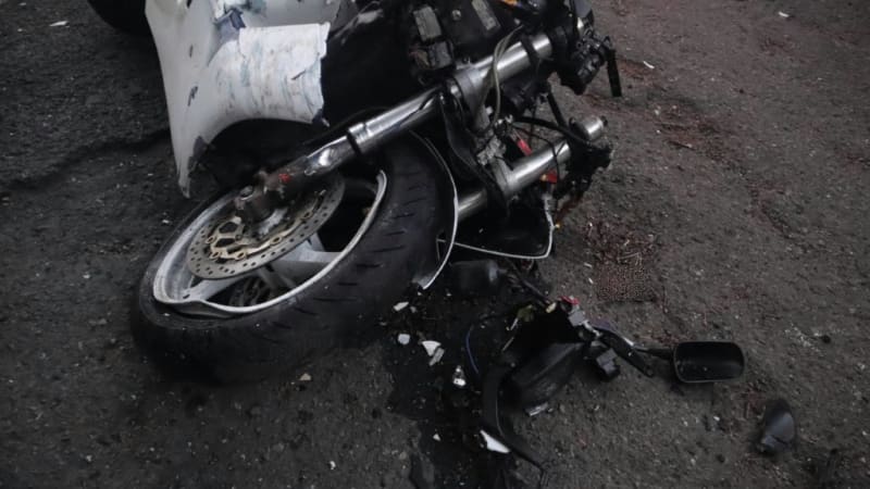 Tragická nehoda na Šumavě: Motocyklista nezvládl řízení, náraz do stromu nepřežil