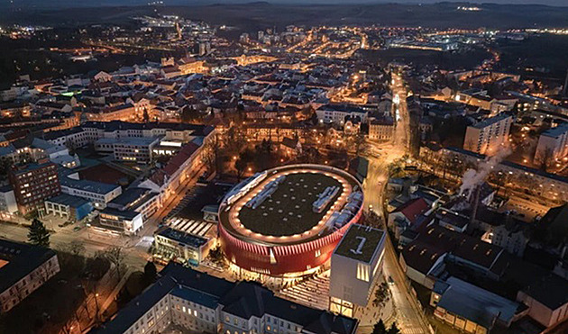 Pod zem, či nahoru? Jihlava nabízí návštěvu labyrintu i výhled ze střechy arény