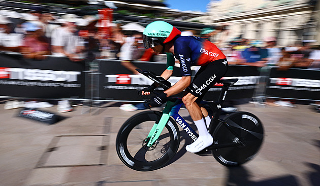Vuelta ONLINE: Úvodní časovka v Monaku. Vede Chamberlain, chystají se favorité