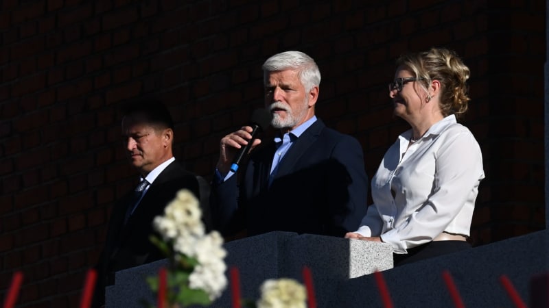 Prezident zahájil školní rok v Brodku u Konice. Na místo ho přivedl rukou psaný dopis čtvrťáků