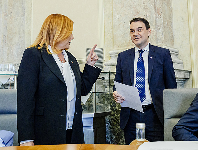 Motoristy dohnaly jejich sliby o rozpočtu, Babiš se jim utrhl ze řetězu, říkají experti