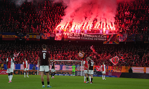 Sparta pyká za fanoušky. Za jejich chování v derby zaplatí 600 tisíc, trestaný je i Baník