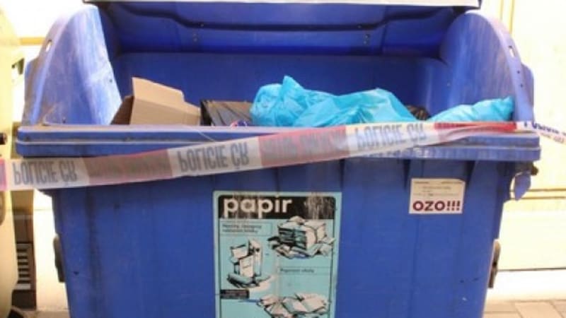 Detaily nálezu dítěte v popelnici na Semilsku: Tělíčko našla kolemjdoucí, co viděli místní?