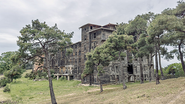 Zní odtud pláč? Legendami opředený palác Prinkipo čeká na poslední šanci