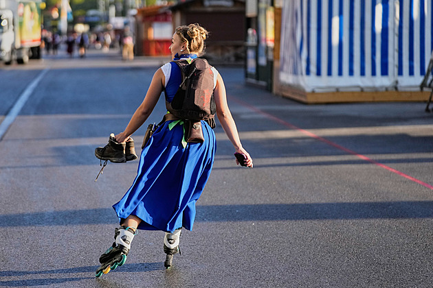 V Mnichově odstartoval Oktoberfest, litr piva stojí přes 360 korun