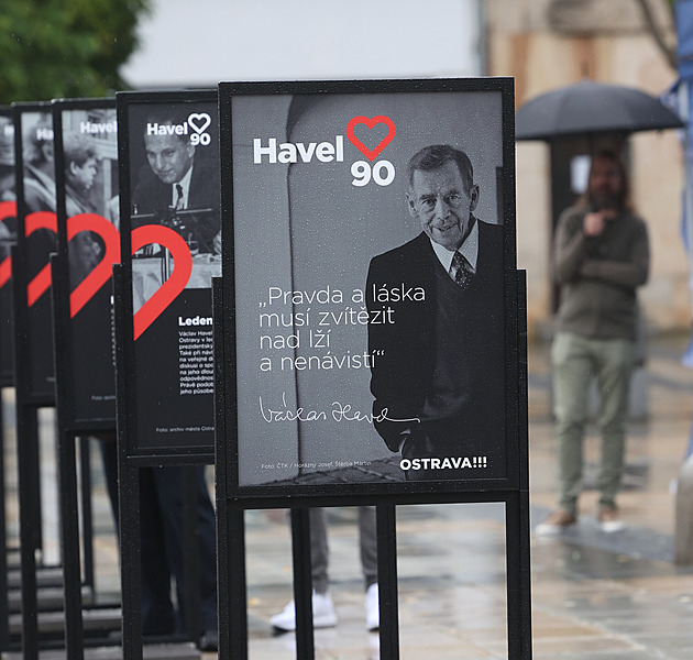 Havel 90. Výstava mapuje rodinné kořeny, disidentství i prezidentské návštěvy