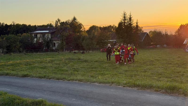 Býk napadl seniora u Frýdku-Místku. Velmi vážně zraněnému letěl na pomoc vrtulník