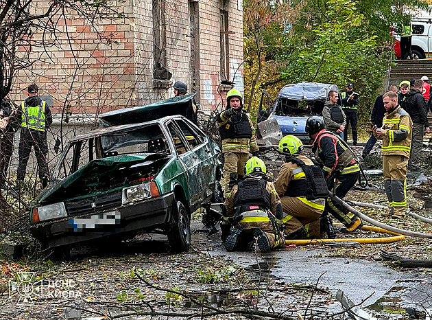 Rusko znovu porušilo energetické příměří s Ukrajinou. Části Kyjeva jsou bez elektřiny