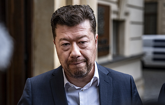 Okamura chce, aby teď prioritu mělo rušení televizních a rozhlasových poplatků