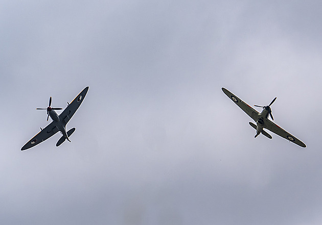 Merliny nad Točnou. Nad letištěm burácely legendární stíhačky Spitfire a Hurricane